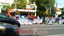 Pengungsi Afganistan Tuntut Dikembalikan ke Negara Ketiga