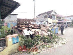 Diduga Tak Maksimal, Pengelolaan Angkutan Sampah masih Berserakan