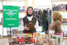 Istri Wali Kota Gandeng Tokopedia Jual Produk UMKM Surabaya Kriya Galeri