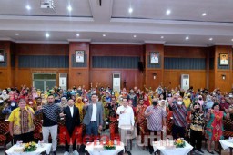 Semua Guru di Surabaya Didorong Menulis Buku, Royalti Penjualan Langsung Masuk Rekening