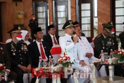 Tepati Janji Usai Upacara HUT ke-77 RI Wali Kota Eri Menyapa Veteran dan Warga