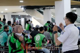 Pemkot Surabaya Tuntaskan Penyaluran BLT BBM kepada Pengemudi Ojol
