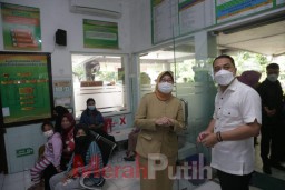 Sistem Antrean Layanan Kesehatan di Puskesmas Harus Dibenahi!