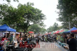 Eks PKL sekitaran Masjid Al-Akbar Direlokasi ke Pasar Rakyat Jambangan