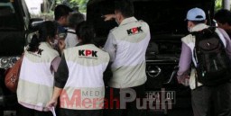 KPK Dalami Bukti Baru Usai Geledah Ruang Kerja Khofifah dan Emil Dardak!