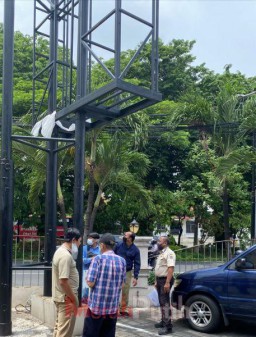 Antisipasi Cuaca Ekstrem, Pemilik Papan Reklame Wajib Kuatkan Kontruksi Bangunannya!