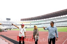 PSSI Jatim Takjub Fasilitas Stadion Gelora Bung Tomo Terpenuhi