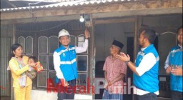 Pegawai PLN Donasikan Gajinya Bantu Biaya Sambung Listrik Gratis ke 3607 Keluarga Prasejahtera