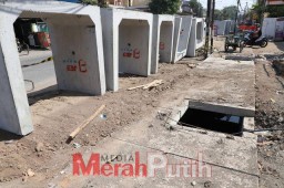Minta Pengerjaan Saluran Dikebut, Wali Kota Eri: Metode Zaman Lawas kok Digawe ae