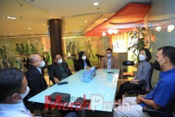 PLN Serap Aspirasi Pelanggan Manajemen Tunjungan Plaza Surabaya