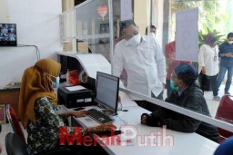 Pria Paru Baya Ini Ketemu Walikota Eri saat Ingin Daftar MBR di Kantor Dinsos, Inilah Janjinya pada Warga