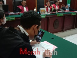 Jaksa Tuntut Mastur Penjual Bahan Peledak 2,5 Tahun Penjara