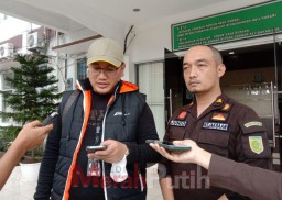 Tim Tabur Kejati Jatim Ringkus Buron Kasus Penipuan Cek Kosong