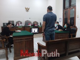 Penjual Chip Domino Ini Dirungkus Polisi di Seret ke Pengadilan