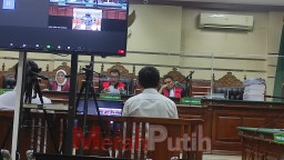 Penyuap Pimpinan DPRD Jatim Sahat Divonis 2,5 Tahun Bui