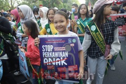 Kampanye Stop Kekerasan dan Pernikahan Dini di Taman Bungkul Surabaya