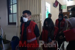 Baca juga : Pelaku Video Kebaya Merah Dituntut 1 Tahun Penjara