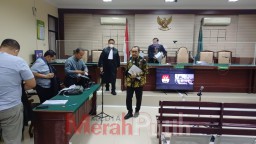 JPU KPK Tuntut Sahat Wakil Ketua DPRD Jatim 12 tahun Penjara