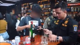 Razia Hiburan Malam Skala Besar di Surabaya