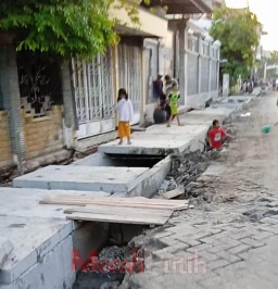 Proyek Saluran di Tanah Merah 3 Berhenti Diduga Kekurangan Material