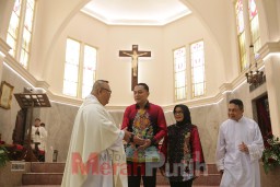 Pastikan Ibadah Natal Aman dan Lancar, Wali Kota Eri Kunjungi sejumlah Gereja