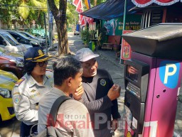 Dishub Surabaya Optimalkan Pembayaran Parkir via QRIS dan Voucher