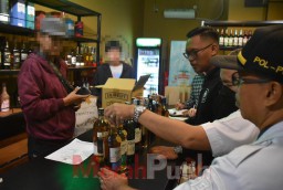 Lagi! Satpol PP Sita 15 Minhol tak sesuai Izin dari Toko di Surabaya Selatan