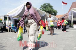 Ketersediaan Stok Beras 52 Ton di Surabaya Dipastikan Aman