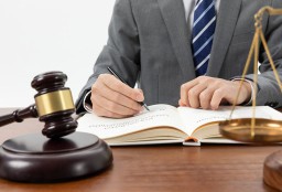 Bantuan Hukum Jadi Hak Konstitusional Warga