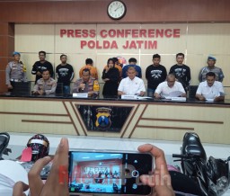 Sempat Viral, Polda Jatim Tangkap 4 Pelaku Spesialis Jambret Sadis Nenek di Gresik