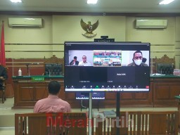 Hakim Tuding Kasi Intel Kejari Bondowoso Terlibat Dugaan Suap Main Proyek