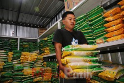 Stok Beras Melimpah jelang Ramadan, Pemkot Surabaya Bakal Gelar Pasar Murah di 322 Titik