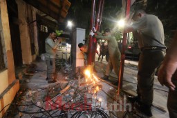 14 Tiang Utilitas Provider di Jalan Karet Dibongkar