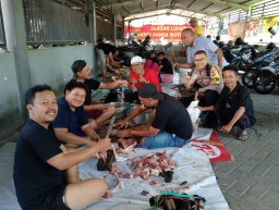 Panitia Idul Kurban Rusun PS III Sukses Salurkan 1 Sapi dan 10 Kambing