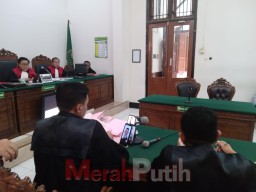 Dua Terdakwa Ini Dihukum 1 Tahun Penjara usai Menganiaya Penderita Parkinson