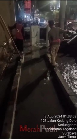 Proyek Pedestrian di Jalan Kartini Sebabkan Pagar Rumah Warga Ambrol