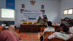 UPN Jatim Dorong Peningkatan Ekonomi Desa Galengdowo Melalui Pelatihan Selai Salak