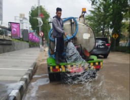 Pemkot Klaim Lakukan Penyiraman Lebih Dari 5 Kali Sehari Dampak Proyek Pengaspalan
