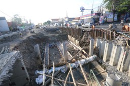 Proyek Jalan Menganti Wiyung - Babatan Unesa Ditarget Rampung Desember 2024