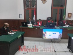 Baca juga : R. De Laguna Gugat Laporan Polisi di Polrestabes Surabaya