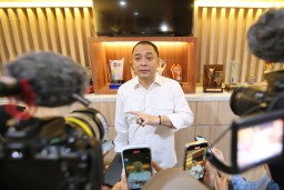 Wali Kota Eri Larang Perusahaan Menahan Ijazah Karyawan