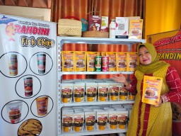Produk Camilan Kriuk Milik Siti Nurjanah Tembus 500 Bungkus ke Pasar Hongkong