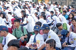 Cek Kesehatan Gratis di Sekolah Surabaya Sasar 242 Ribu Pelajar