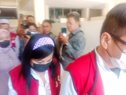 Handy dan Tjan Hwan Diana Jalani Sidang Kasus Perusakan 2 Mobil
