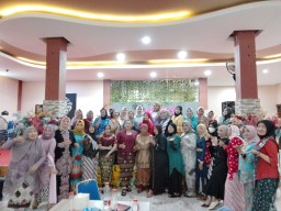 Sambut Hari Ibu, Perempuan dari 27 Kecamatan di Lamongan Merajut Kebersamaan