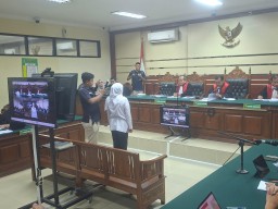 Khofifah Bantah Tuduhan Fee Hibah 30 Persen di Sidang Hibah DPRD Jatim