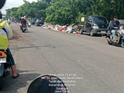 Sampah Berserakan Tak Terangkut di Sidotopo Wetan DLH Surabaya Langsung Bertindak