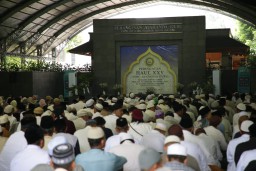 Baca juga : Puncak Haul ke-25 Ulama Tasawuf Prof Kadirun Yahya di Surau Qutubul Amin