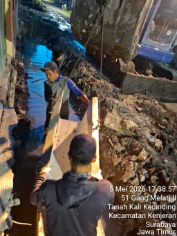 Pelaksana Proyek Paving Kalilom Lor Klarifikasi Pemasangan U-Ditch