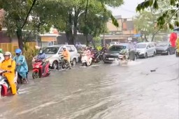 Hujan Ekstrem Picu Banjir di Surabaya, Eri Cahyadi Buka Suara Soal Proyek Drainase